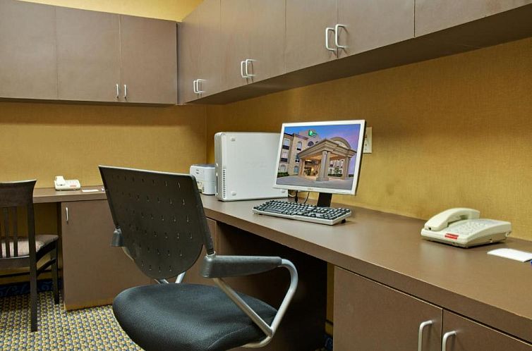 Holiday Inn Express Hotel & Suites Houston Energy Corridor -