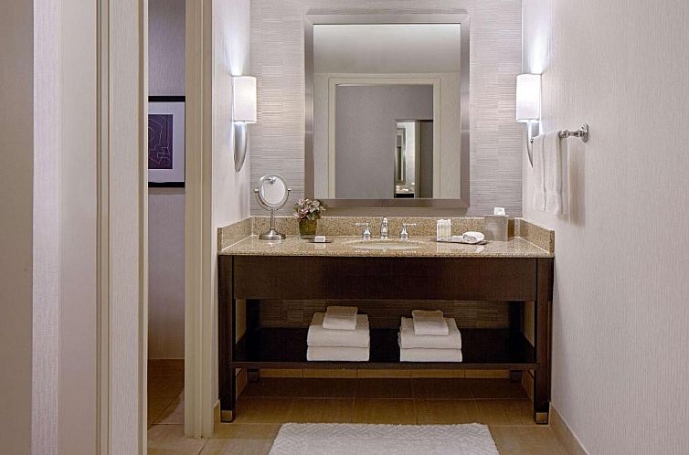 DoubleTree by Hilton Hotel Houston Greenway Plaza