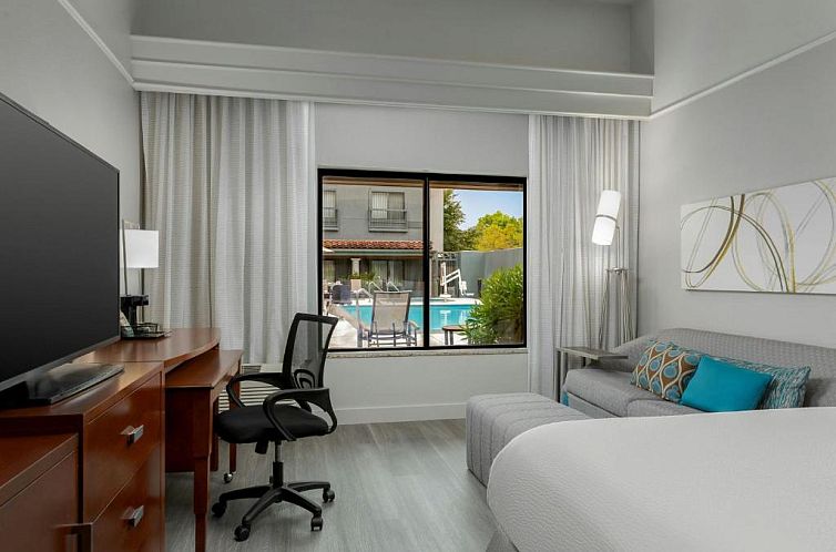 Courtyard Houston-West University