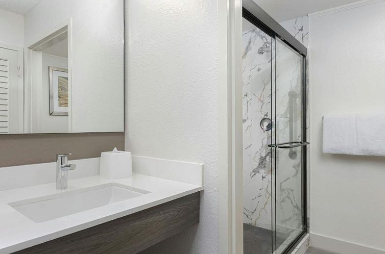 Courtyard Houston-West University