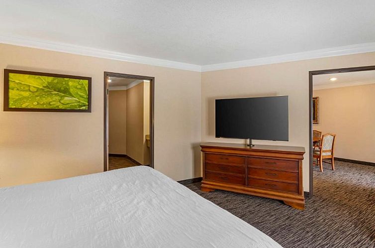 Best Western Landmark Inn