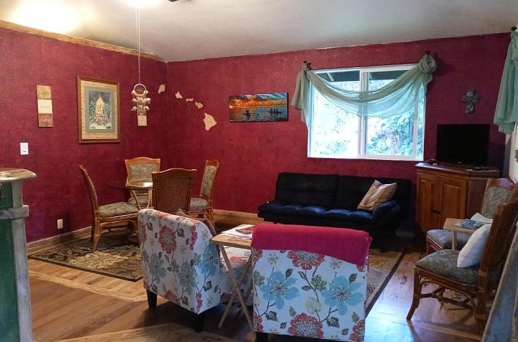 Aloha Crater Lodge and Lava Tube Tours