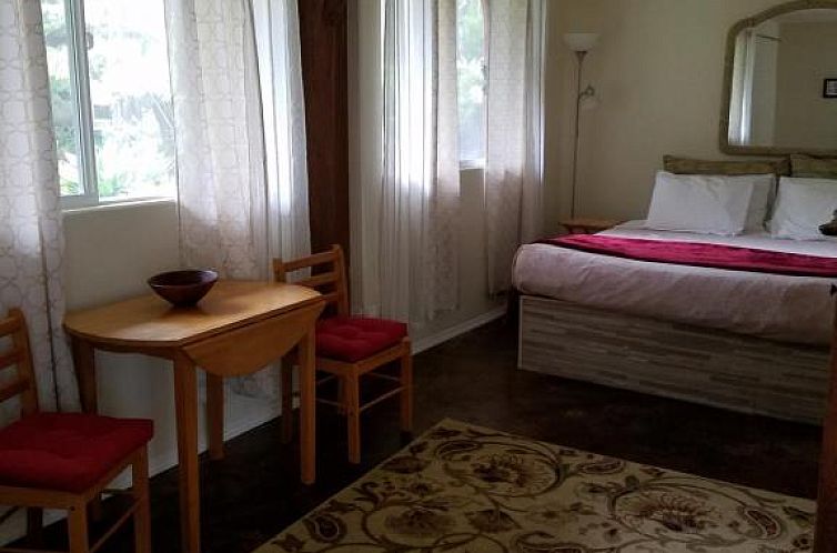 Aloha Crater Lodge and Lava Tube Tours