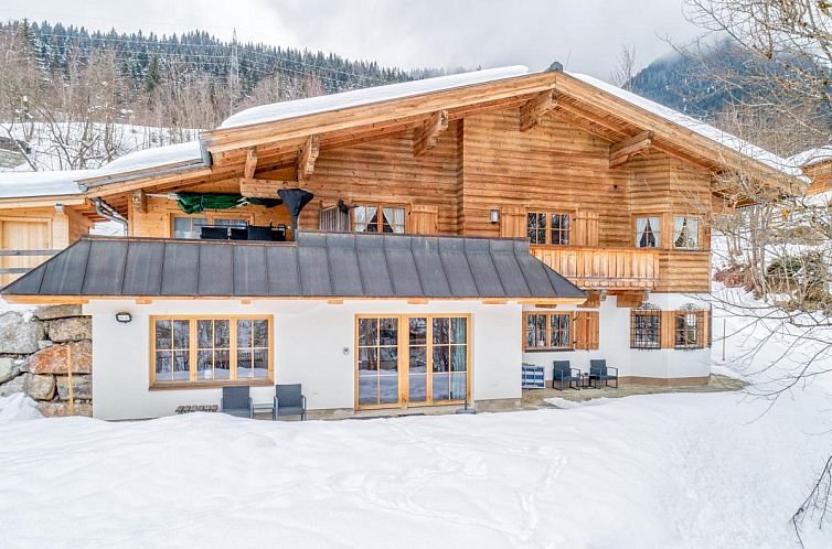 Ontdek de rustieke schoonheid van vakantiehuis Selbkonig in Maria Alm, Salzburg, ideaal voor een sneeuwvakantie.