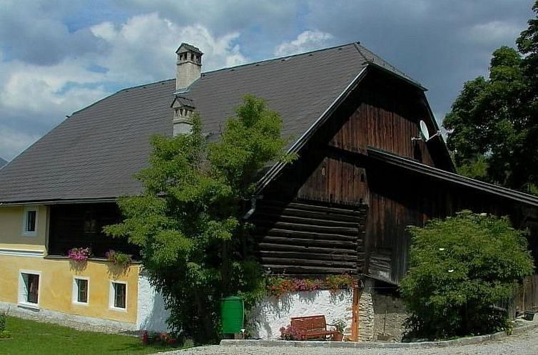 Appartement Erdgeschosswohnung in 320 Jahre altem Haus