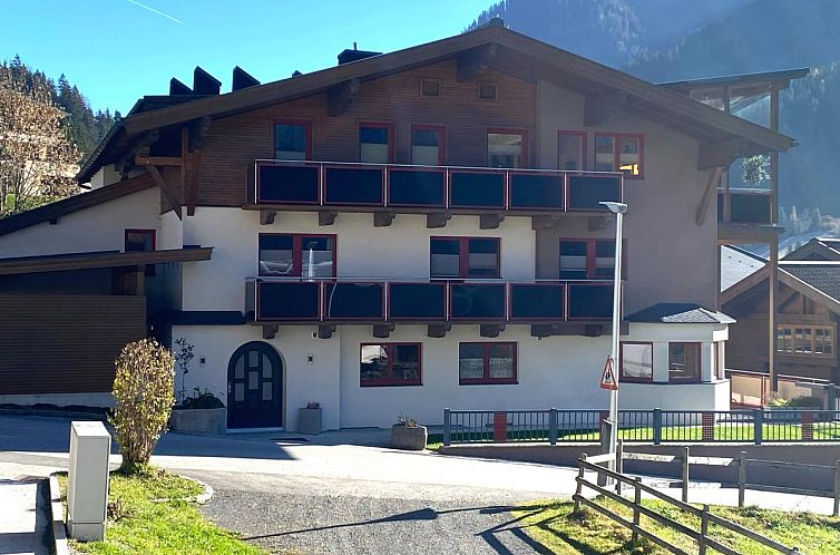 Ontdek Residenz am Erzbach Top 3 - 2B in Viehhofen, Salzburg, een prachtig vakantieverblijf met alpine uitzicht.
