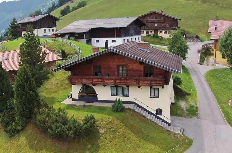 Cozy vacation home Chalet Kristall II in Grossarl, surrounded by the picturesque nature of Salzburg.