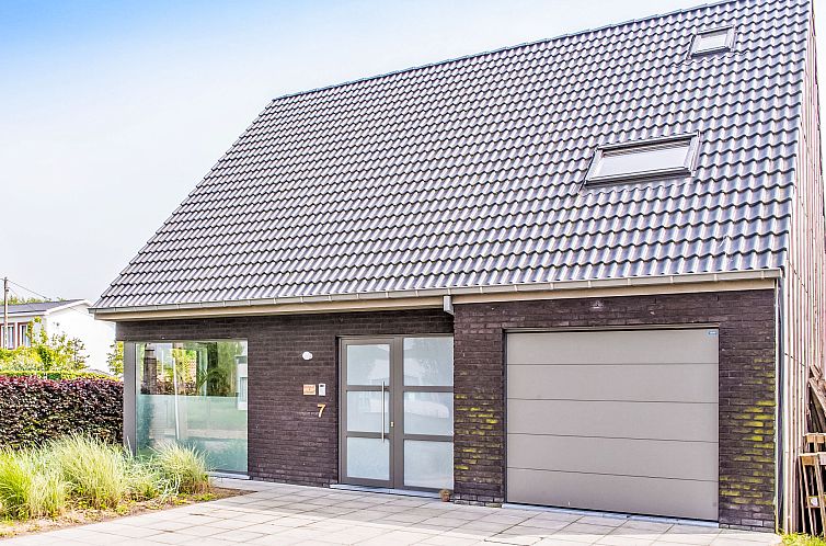 Vakantiehuis Villa Vosseslag - garage and big garden