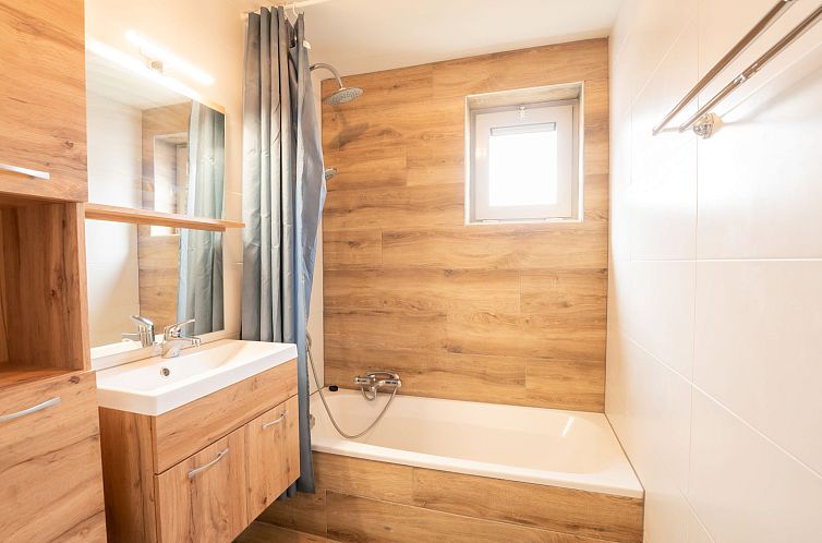 Vakantiehuis Vissershuis 92 with parking