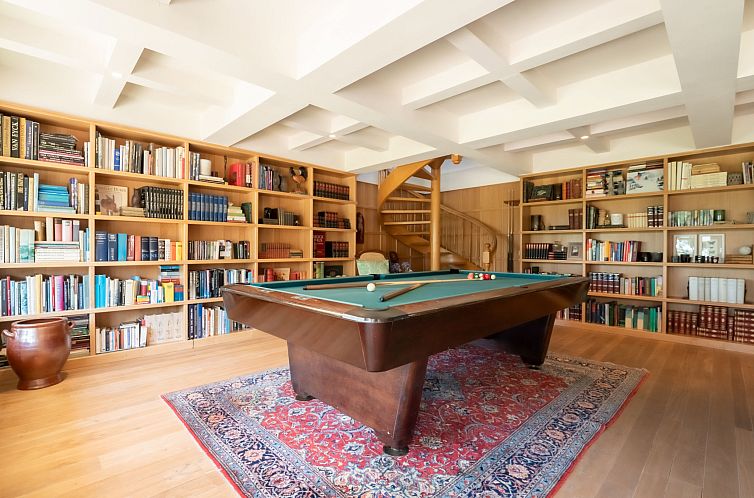 Vakantiehuis Villa Rosetree with sauna and pool table