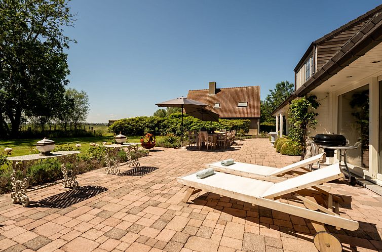 Vakantiehuis Villa Rosetree with sauna and pool table