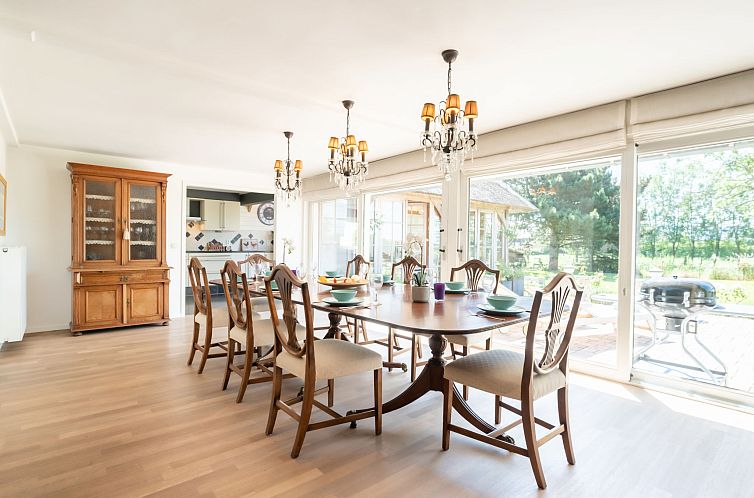 Vakantiehuis Villa Rosetree with sauna and pool table