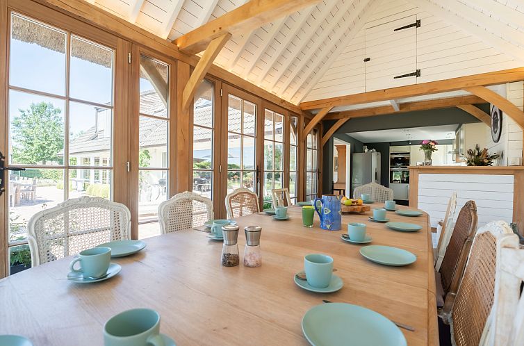 Vakantiehuis Villa Rosetree with sauna and pool table