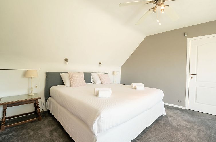 Vakantiehuis Villa Rosetree with sauna and pool table