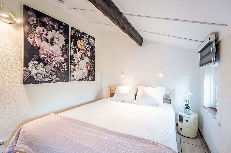 Vakantiehuis Beluga with parking and shared pool