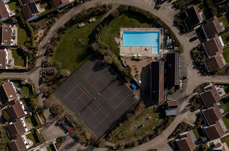Vakantiehuis Polderhuis 9 parking and shared pool