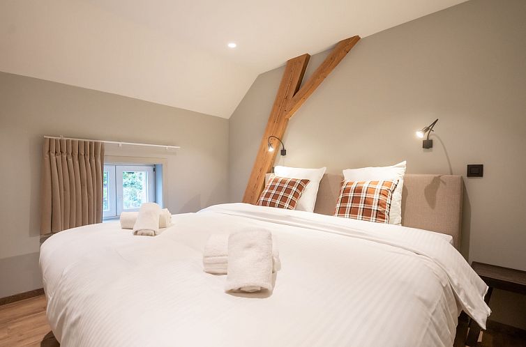 Vakantiehuis Huyze Ter Bercken with swimming pond