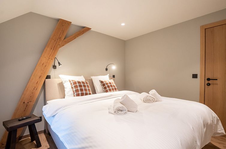 Vakantiehuis Huyze Ter Bercken with swimming pond