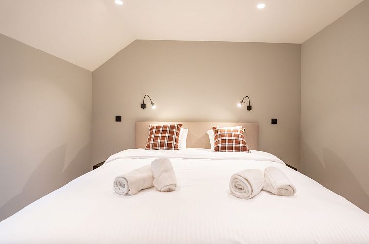 Vakantiehuis Huyze Ter Bercken with swimming pond