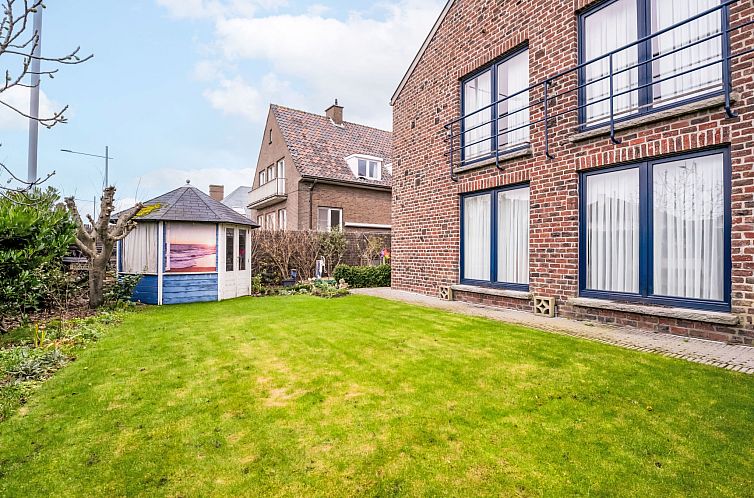 Appartement Zeelucht with private garden