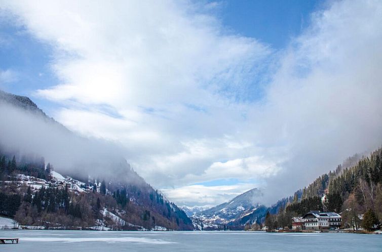Bergblick am Afritzer See
