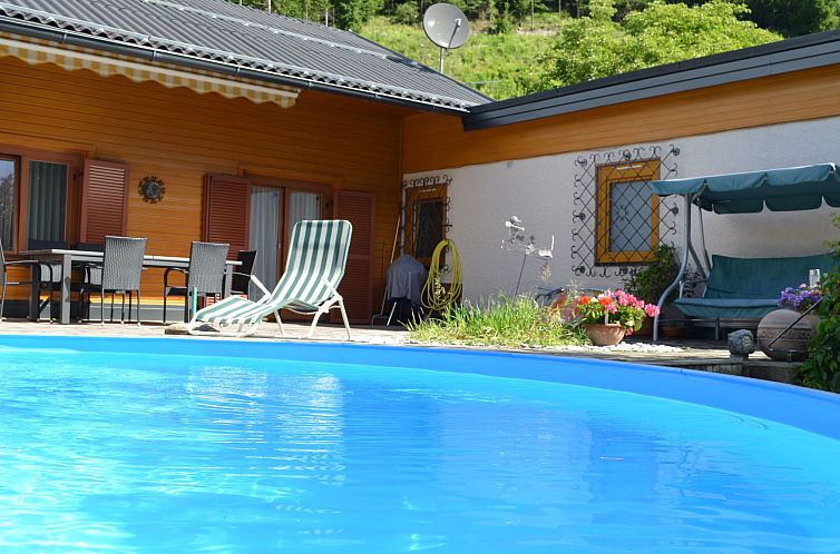 Appartement Geräumige Ferienwohnung mit zwei Schlafzimmern