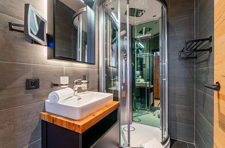 Zirbenlodge Sonnenalpe Nassfeld Top B01