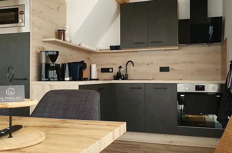 Alpensuss met airco en laadpaal