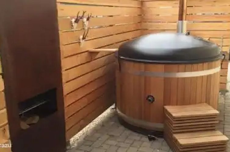 Haus Fustanuki met Hottub.
