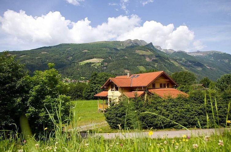 Vakantiehuis Komfortables Vollholzhaus in Fischertratten
