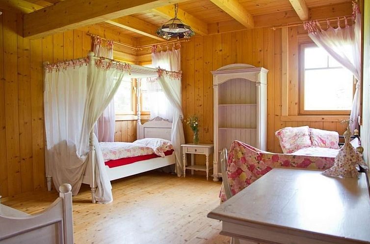 Vakantiehuis Komfortables Vollholzhaus in Fischertratten