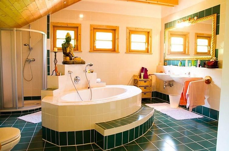 Vakantiehuis Komfortables Vollholzhaus in Fischertratten