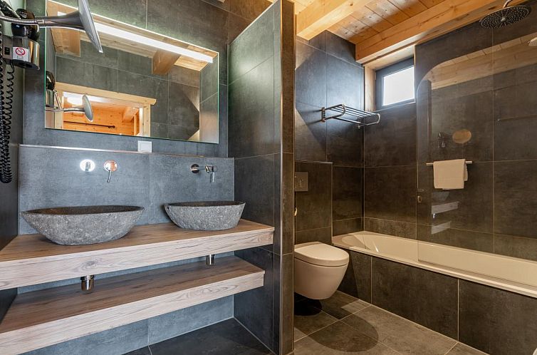 Alpina Lodge