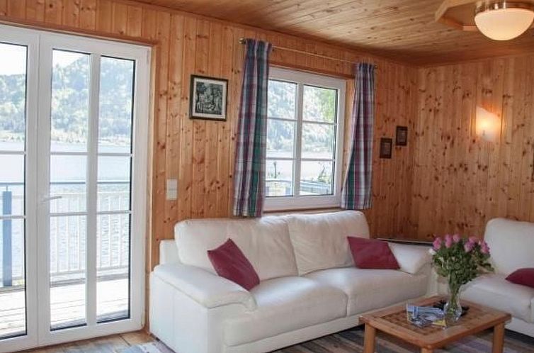Vakantiehuis am Ossiacher See mit Garten