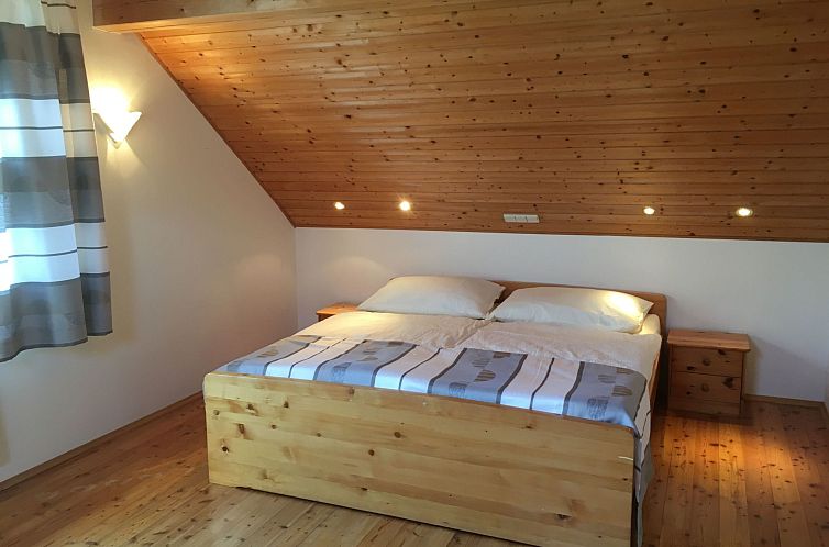 Vakantiehuis am Ossiacher See mit Garten