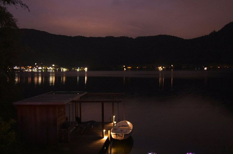 Vakantiehuis am Ossiacher See mit Garten