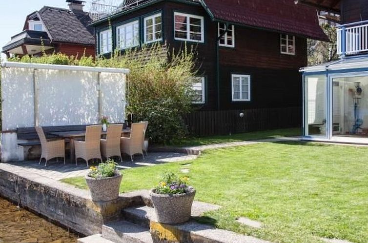 Vakantiehuis am Ossiacher See mit Garten