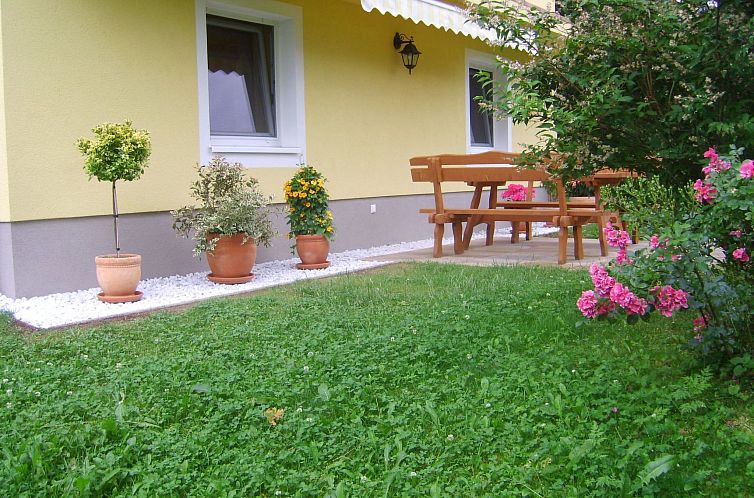 Appartement Ruhige Ferienwohnung in Feld am See