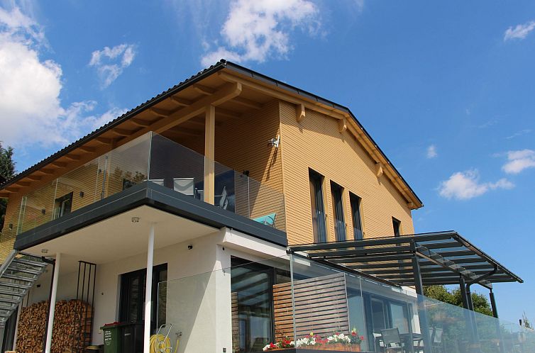 Vakantiehuis Freistehendes Ferienhaus mit Blick auf den See