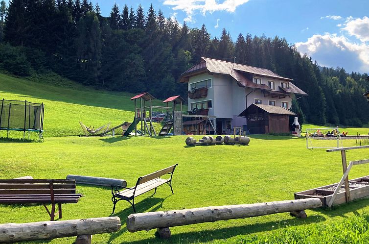 Vakantiehuis in Gemeinde Hermagor-Pressegger See mit Terrass