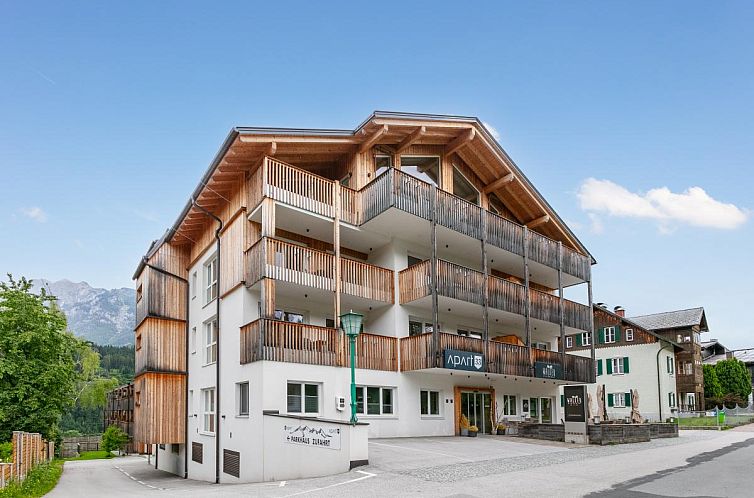 Die Ferienwohnung Apart33 Top 1-18 in Haus im Ennstal, Steiermark, bietet einen idyllischen Aufenthalt inmitten der oesterreichischen Natur.