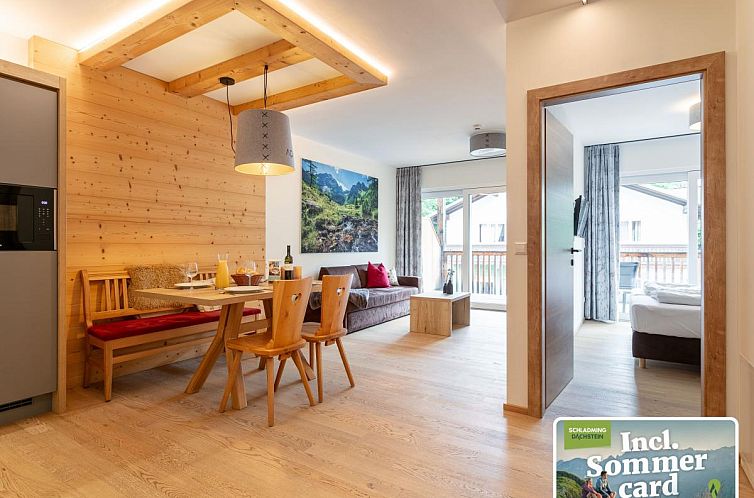 Stilvolles Interieur des Apart33 Top 1-24 in der wunderschoenen Umgebung von Haus im Ennstal in der Steiermark. Ideal fuer einen erholsamen Aufenthalt.