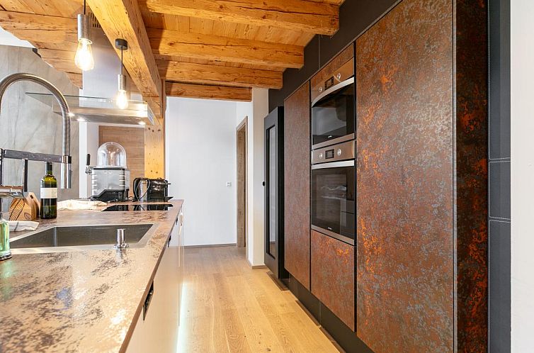 Apart33 Top 1-33 Penthouse
