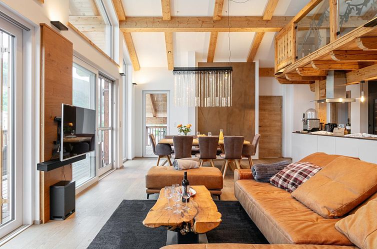 Apart33 Top 1-33 Penthouse