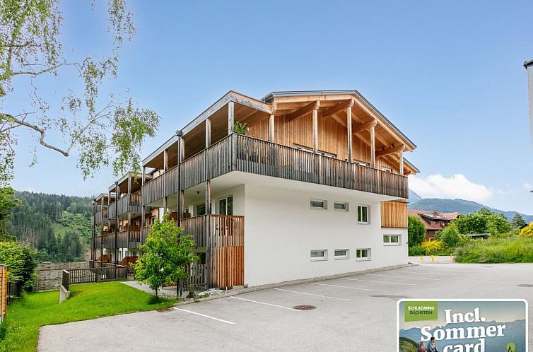 Geniessen Sie die Aussicht vom Balkon des Apart33 Top 2-3C, einem Ferienhaus in Haus im Ennstal, Steiermark.