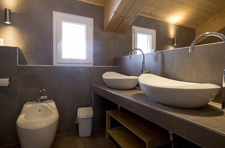 Vakantiehuis #13 mit IR-Sauna & Sprudelwanne innen