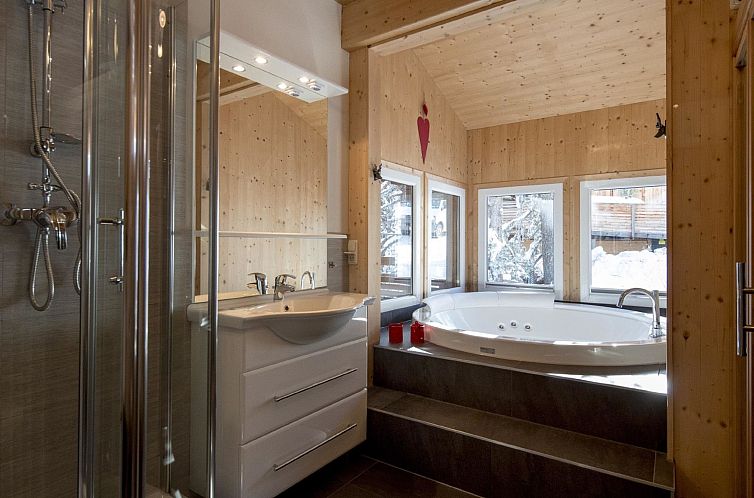 Vakantiehuis #30 mit IR-Sauna & Sprudelbad innen