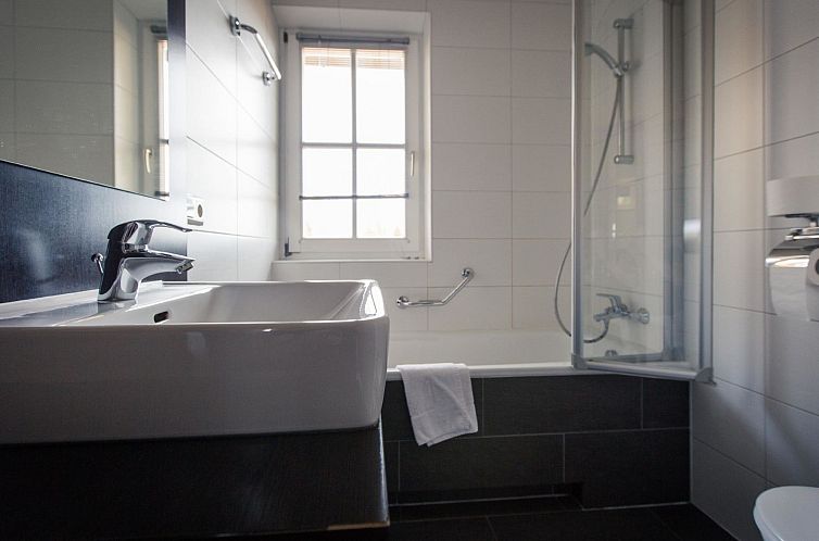 Appartement #8 mit Balkon