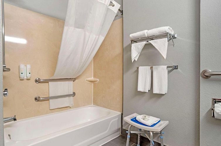 Quality Inn & Suites Birmingham - Highway 280