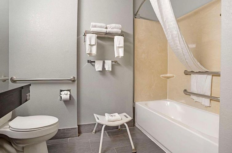 Quality Inn & Suites Birmingham - Highway 280